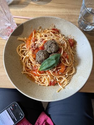 Spaghetti Bowl  at Sweet Rawmance in Paris