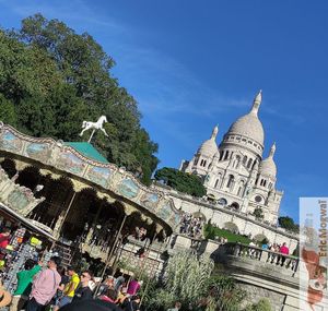 Ouside view at Sweet Rawmance in Paris