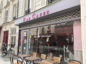 Storefront  at Sweet Rawmance in Paris