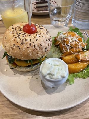   at Sweet Rawmance in Paris