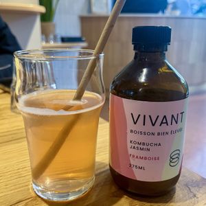   at Sweet Rawmance in Paris