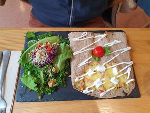 Crêpe Coeur salée at Sweet Rawmance in Paris