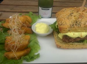 burger and potatoes at Sweet Rawmance in Paris