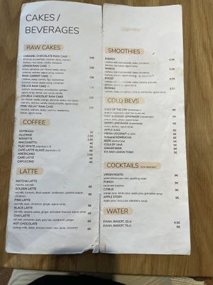   at Sweet Rawmance in Paris