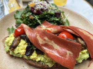 Avo on toast  at Sweet Rawmance in Paris