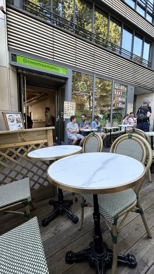   at Sweet Rawmance in Paris