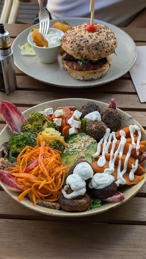 t at Sweet Rawmance in Paris