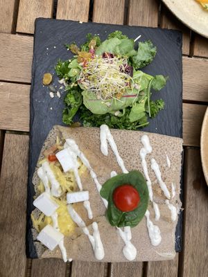   at Sweet Rawmance in Paris