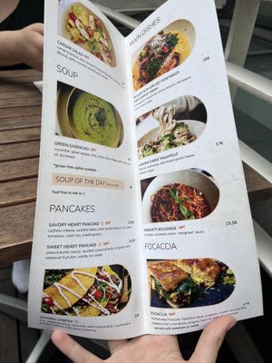   at Sweet Rawmance in Paris