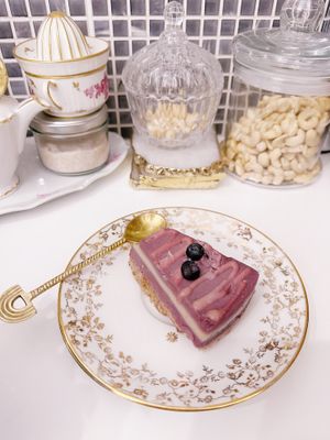   at Sweet Rawmance in Paris