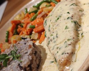 WHITE WITH MUSTARD SAUCE
veggie chicken, soy cream, fresh tarragon, wholegrain mustard, nutmeg at Sweet Rawmance in Paris