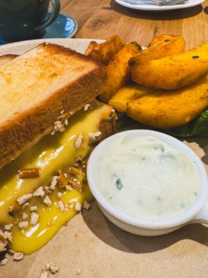 Berliner Hot Dog with Potatoes  at Sweet Rawmance in Paris