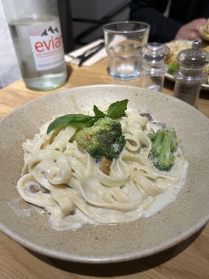   at Sweet Rawmance in Paris