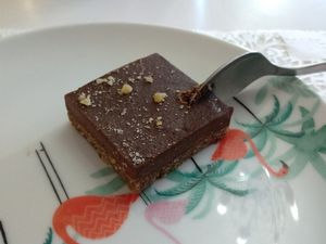 Carré au chocolat. (Raw)  at Sweet Rawmance in Paris