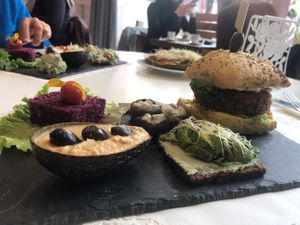 Cooked and raw vegan brunch  at Sweet Rawmance in Paris