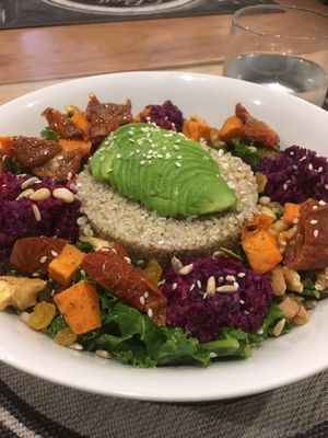 Kale Salade at Sweet Rawmance in Paris