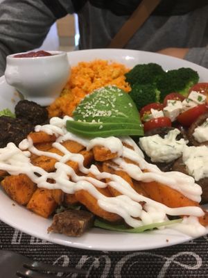 Season Salade at Sweet Rawmance in Paris