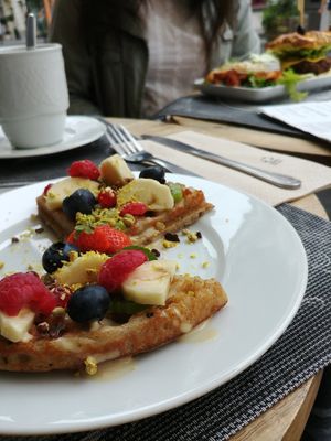 Brunch special, waffles at Sweet Rawmance in Paris
