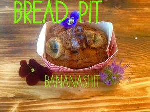 Ach back' dir doch deinen Bread Pit! oder nimm ihn bei uns mit! at Rebella Bex Cafe in Munich