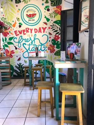 Bar at Amanecer Juice Bar in Antigua