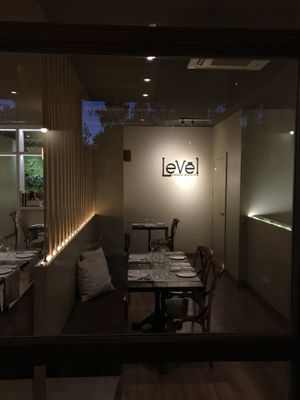 Ambiente at Level Veggie Bistro in Madrid