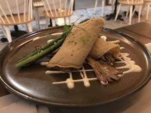 Crepe relleno at Level Veggie Bistro in Madrid