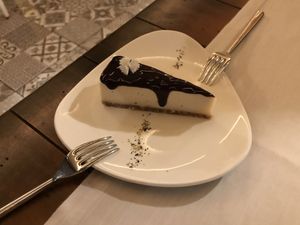 Tarta Ramiro at Level Veggie Bistro in Madrid