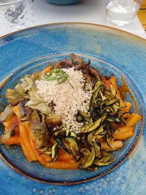 Pasta con alcachofas at Level Veggie Bistro in Madrid