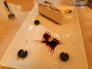 Raw cheesecake at Level Veggie Bistro in Madrid