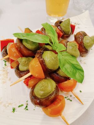 Brochetas de champiñón   at Level Veggie Bistro in Madrid