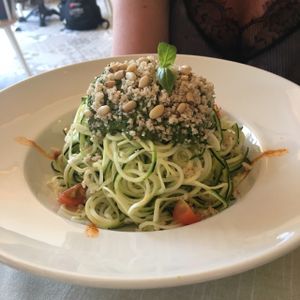zoodles de pesto at Level Veggie Bistro in Madrid