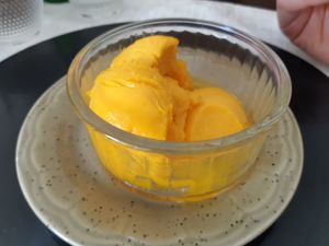 Sorbet de manga (já meio comido) at Bons Tempos in Vila Real