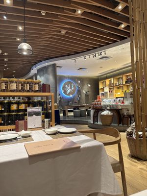 Inside restaurant seating   at Ruolanci Vegetarian 若蘭慈素食馆(欢乐海岸店) in Shenzhen