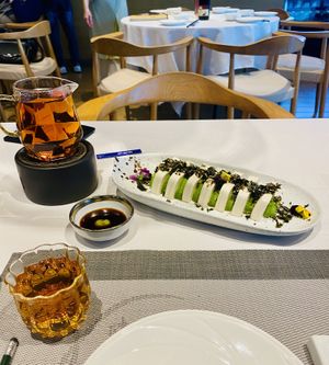 Tofu and avocado   at Ruolanci Vegetarian 若蘭慈素食馆(欢乐海岸店) in Shenzhen