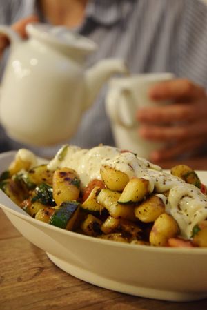 Unsere "Big Fat VEGAN Wedding" :D Gebratene Zucchini und Gnocchi mit Tomaten und Soja-Knoblauch-Soße at Veggieman Xpress in Nuremberg