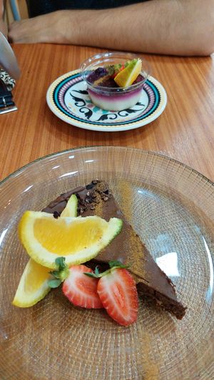 Torta de chocolate e cheesecake at GreenGo Batel in Curitiba