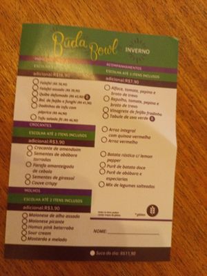 Ordering a bowl at GreenGo Batel in Curitiba