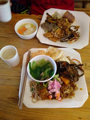 Lots to choose from! at Zhong Lian Vegetarian in Lijiang
