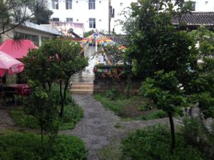 ... at Ju Shan Yuan Miao Shan Vegetarian in Lijiang