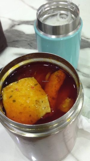 Worst laksa! See the layer of oil, unhealthy! at Jiu Pin Lian in Central Singapore