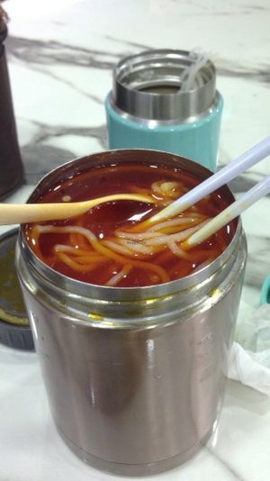 Ordered laksa take away, was shocked to see a thick layer of oil. Should not be called laksa but chilli oil bee hoon. Worst laksa ever tasted. Cooked by China people (not being biased but overheard conversation in kitchen) at Jiu Pin Lian in Central Singapore