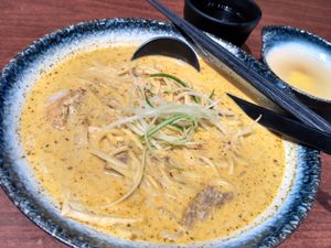  Laksa @ $4.9 with yellow noodle (not the traditional noodle), delicious at Jiu Pin Lian in Central Singapore