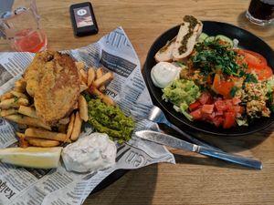 seitan'n'chips and vegan seitan salad at 6K Foodmarket in Helsinki