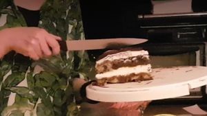 Tiramisu cake at Bämeräng in Berlin