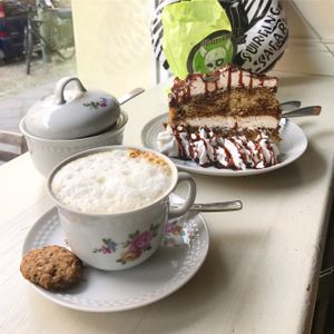 Soy cappuccino and tiramisu at Bämeräng in Berlin