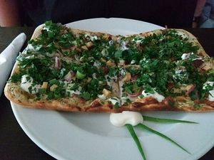 pizza bread at Bämeräng in Berlin