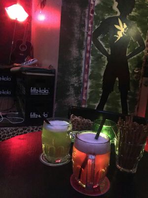 Berlin weiss green (apple) and red (strawberry) at Bämeräng in Berlin