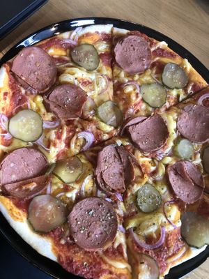 Country pizza at Cocina Verde in Krakow