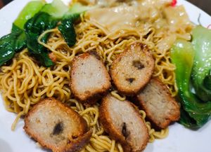 Wanton noodles at Shang De Vegetarian in Central Singapore