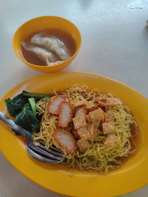 Won tan soup at Shang De Vegetarian in Central Singapore